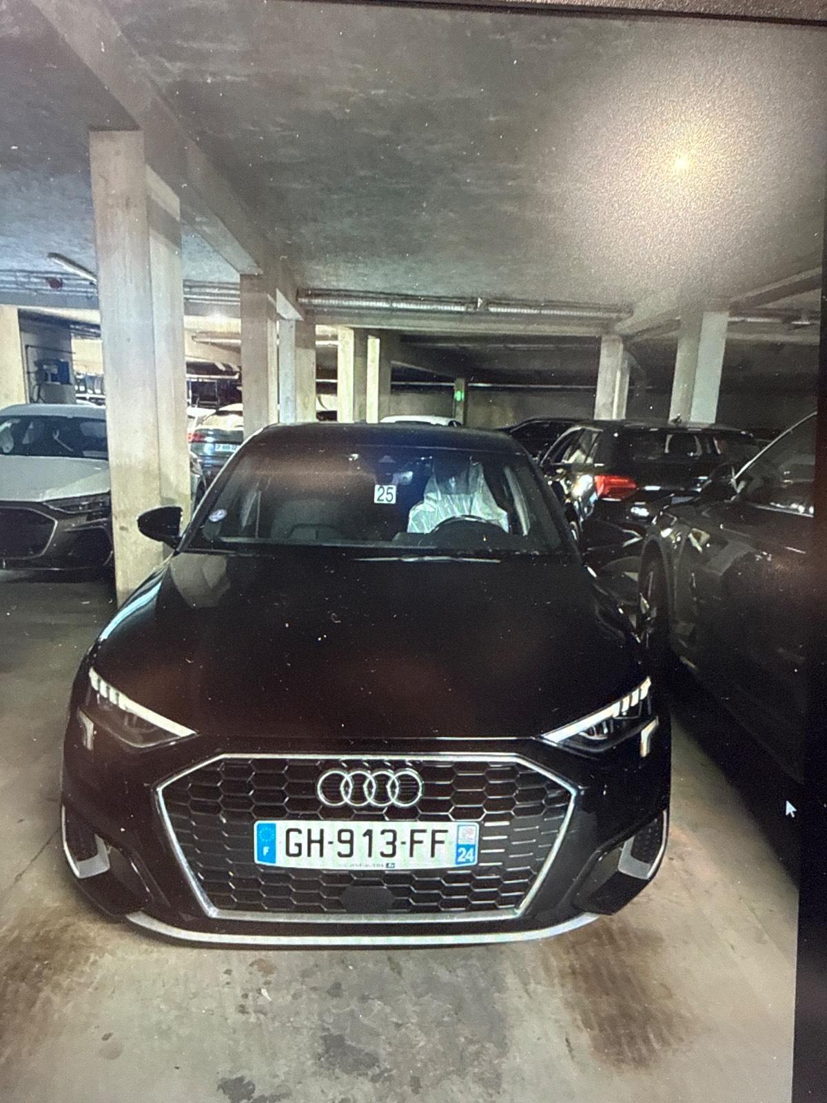 AUDI A3 berline 35 TFSI 150 design luxe S TRONIC - 2022 - photo 1